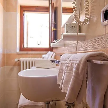Abete Bianco Hotell *